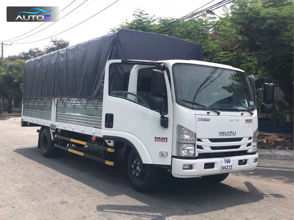 Xe tải Isuzu NQR 550 thùng bạt (5 tấn và 5.7 tấn) dài 5.7 mét và 6.2 mét